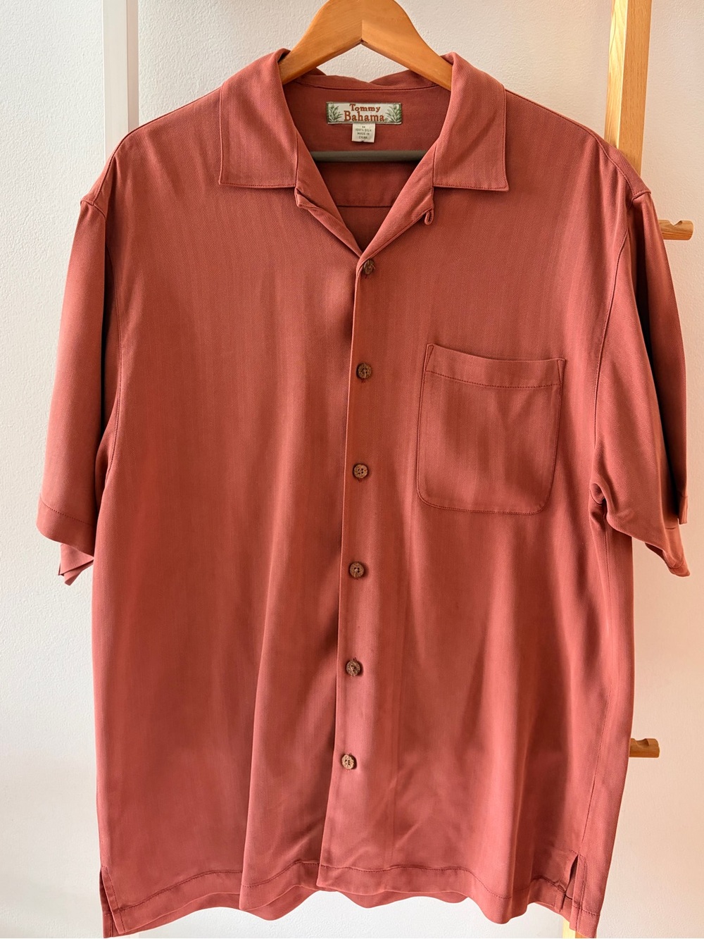 Men’s Vintage‎ Tommy Bahama Silk Shirt